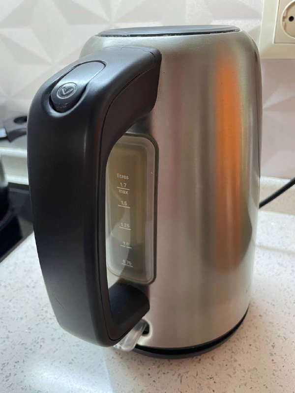 Пылесос Bosch, электрический чайник Kenwood 5