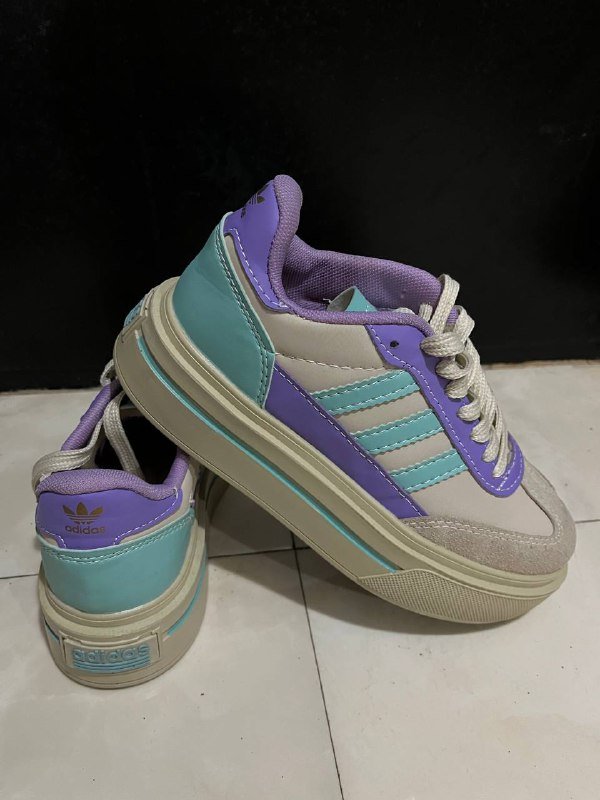 Кроссовки, джинсы, сумки