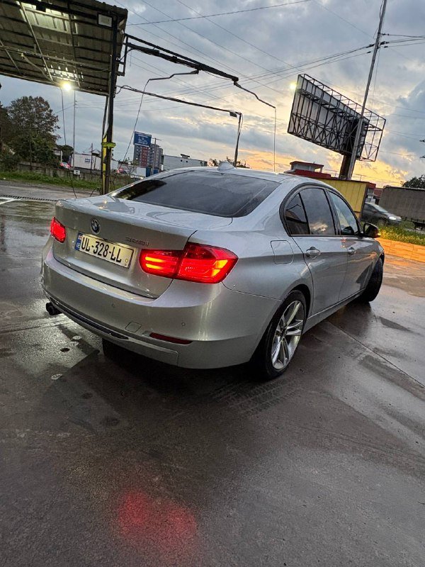 BMW 328 I 2015 года 4