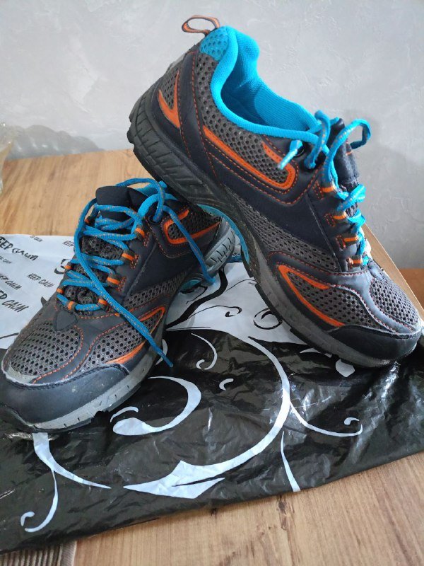 Резиновые сапоги размер 37, кроссовки размер 42-43 2