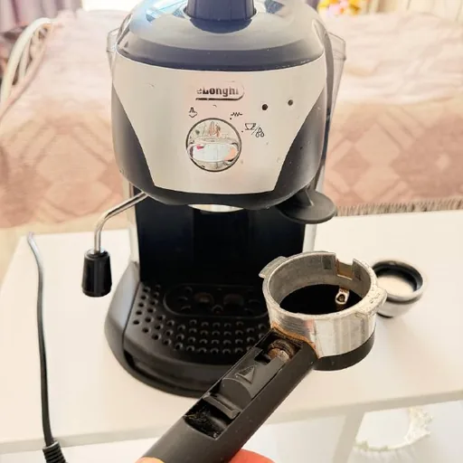 Кофемашина рожковая Delongi