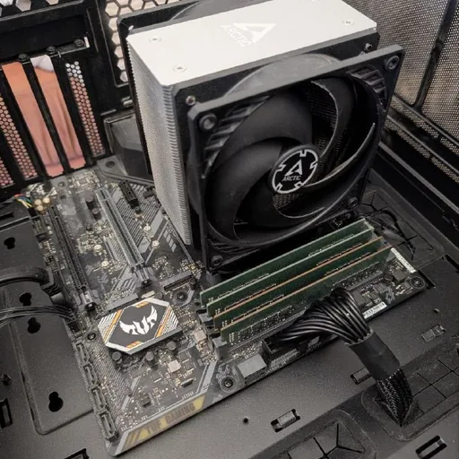 AMD Ryzen 7 5700X3D, ASUS B450M, 32GB DDR4 RAM