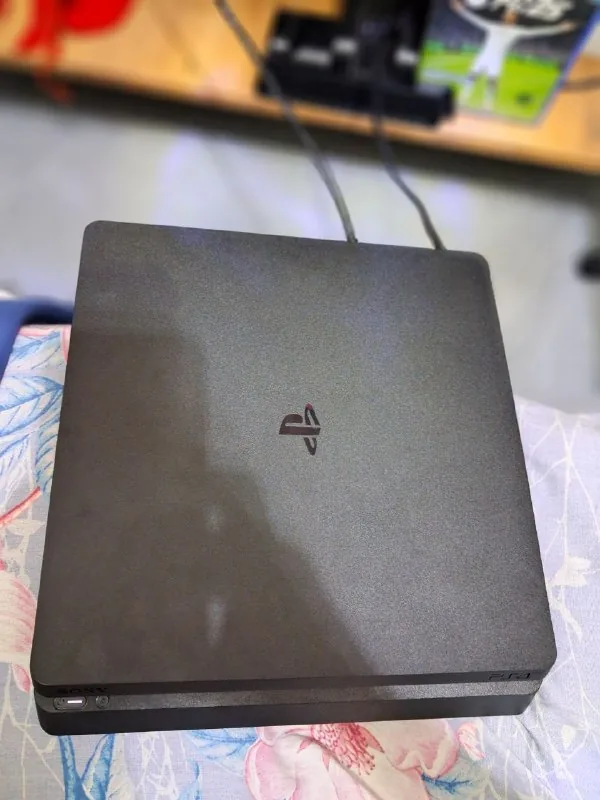 PS4 Slim, FC 25, Mortal Kombat 11, подставка 1