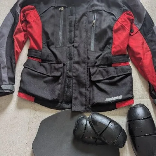 Мотоциклетная куртка Revit