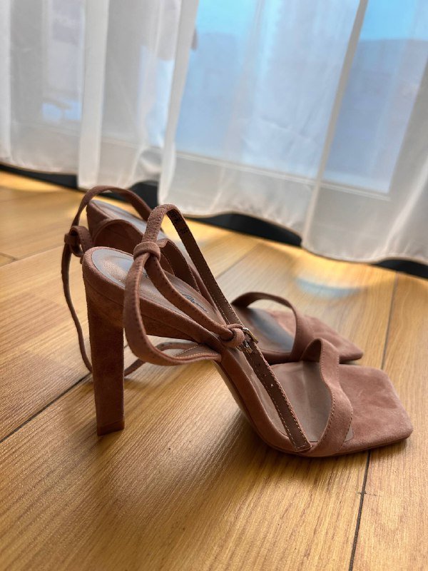 Босоножки CorsoComo из натуральной замши, размер 39