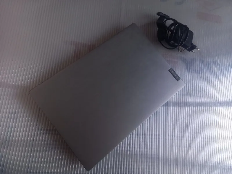 Lenovo IdeaPad S145-15AST 1