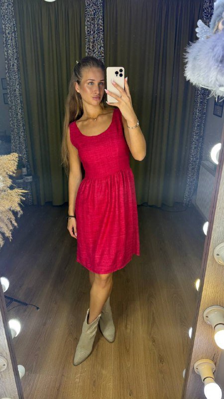 Белый пиджак Зара, Платье PRADA, Платье mango, Платье зара, Платье НМ, Рубашка Barbara bui, Черная теннисная юбка, Рубашка disquared, Тренч Зара 2