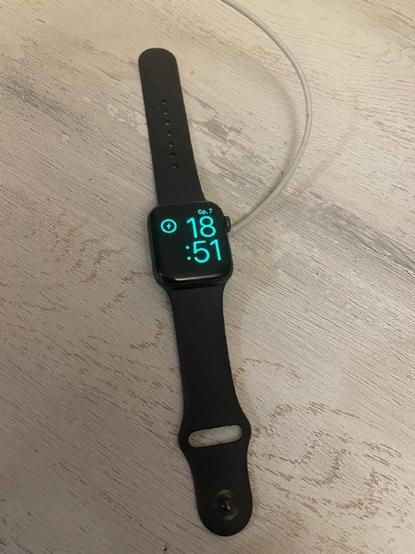 Часы Apple Watch S6 40мм с зарядкой и ремешком