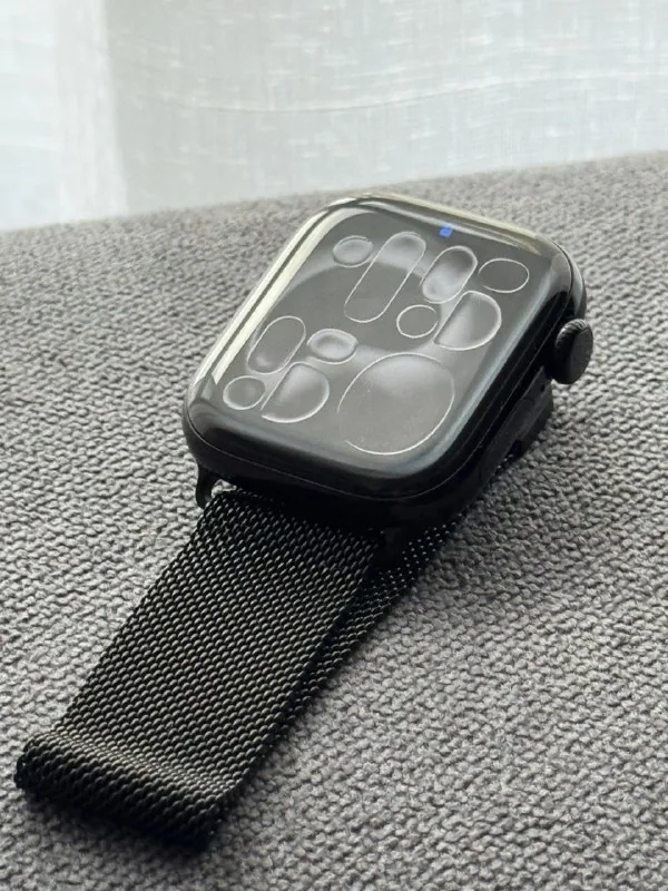 Apple Watch Series 11 42mm Black 1