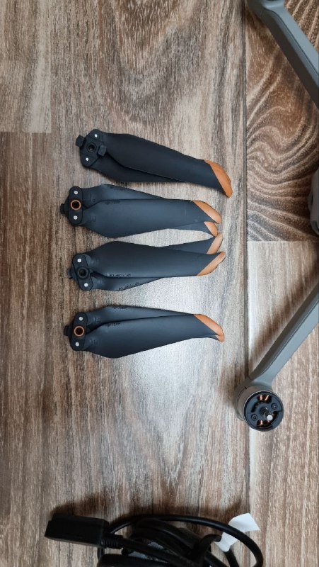 Дрон DJI air 2s с пультом, батареей, запасными лопастями 2