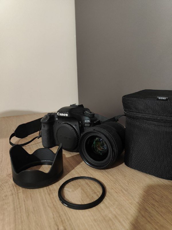 Фотоаппарат Canon 80D и объектив Sigma 35mm f/1.4