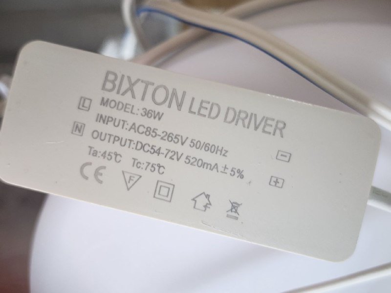 LED лампа для наружного освещения с включателем 2