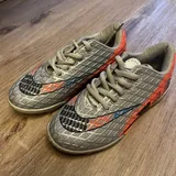 Детские спортивные кроссовки, размеры 32 и 35 4