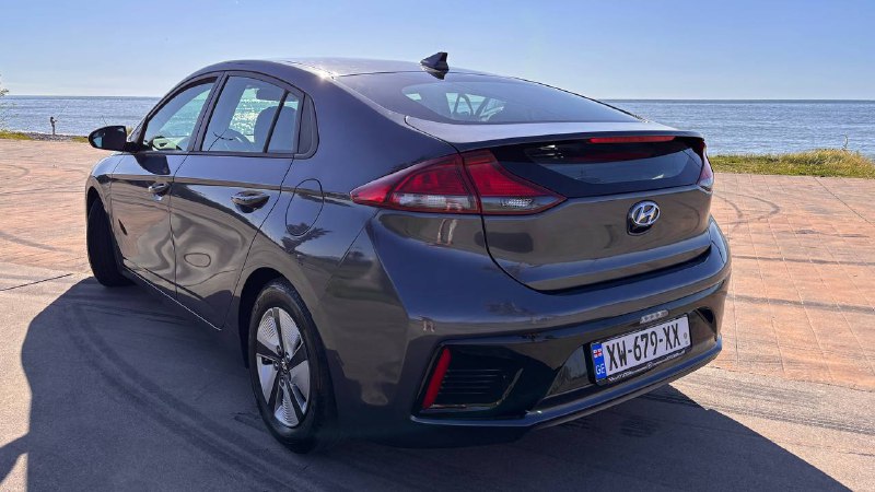 Hyundai ioniq hybrid 2019 3
