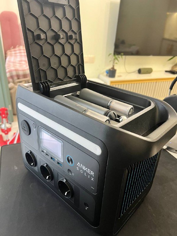 Anker Solix 800x power station 2