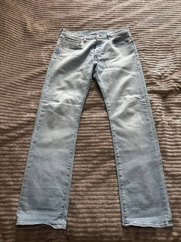 Vineyard Vines Original Breaker Pants, Levi’s 501 Jeans голубые, Levi’s 501 Jeans тёмные 4