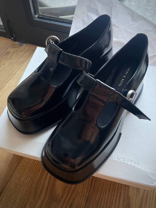 Женские черные туфли 39 размер