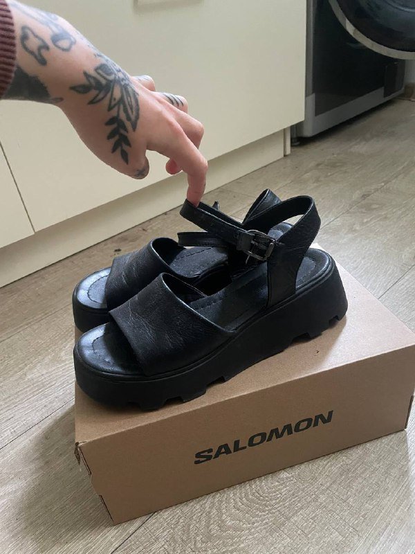 Кожаные сандали, стильные сапоги, шубка из искусственного меха, утяжелители для тренировок 2