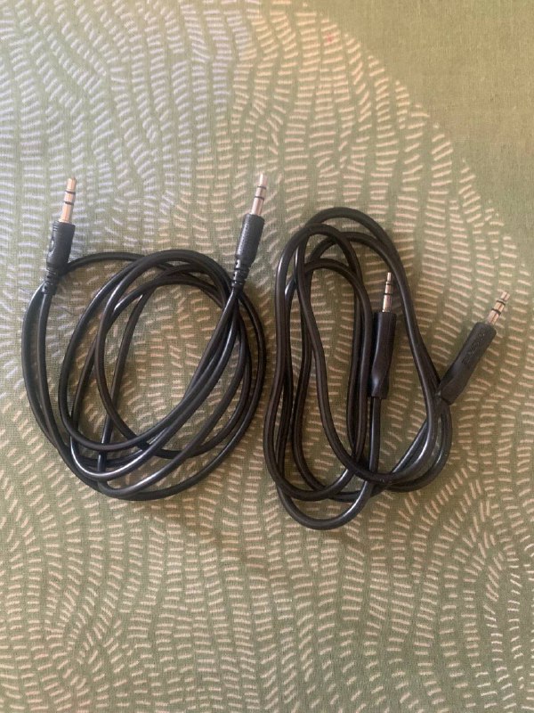 Two new 3.5mm mini-jack aux cables