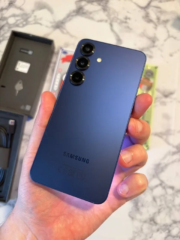 Samsung Galaxy S25 1