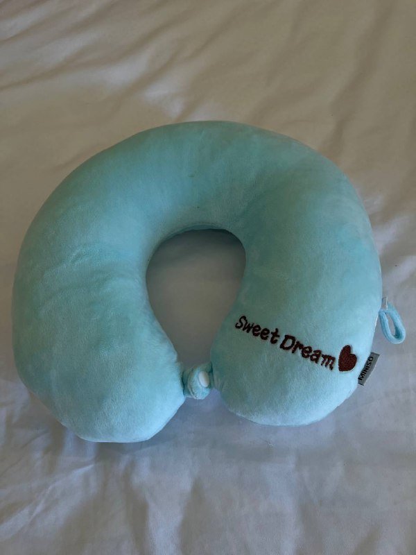 аксессуары для путешествий и спорта: бутылки, очки, подушка, значки, нарукавник 9