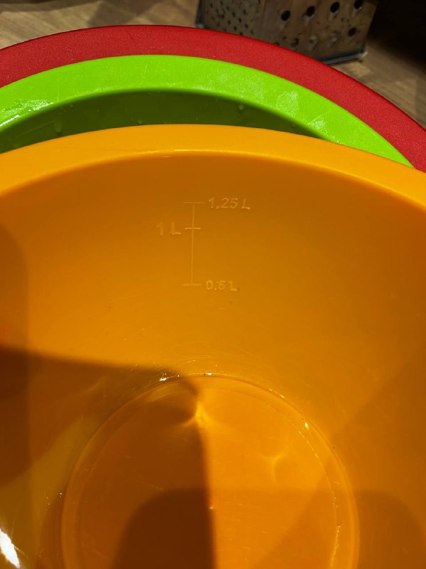 Kitchen utensils for sale: graters, pots, containers, coffee makers, peelers 4