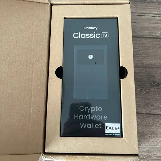 Crypto wallet OneKey Classic 1S