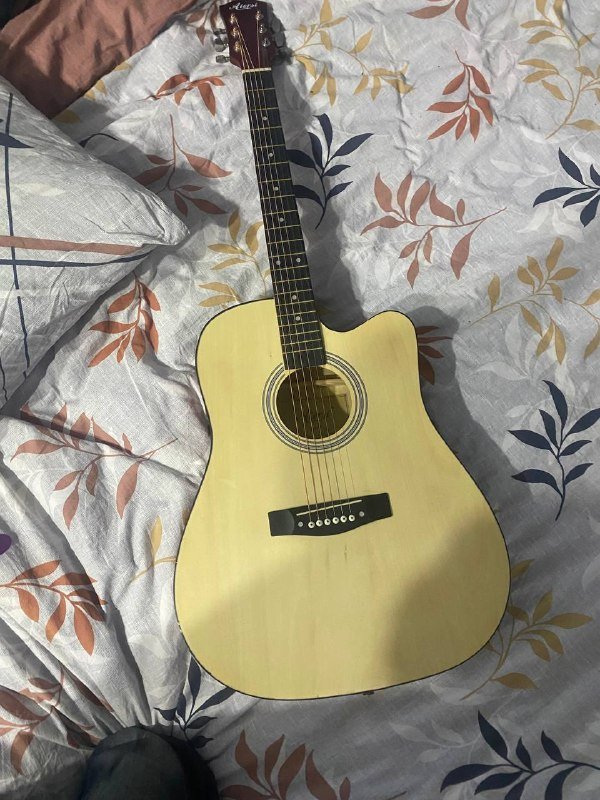 Акустическая гитара