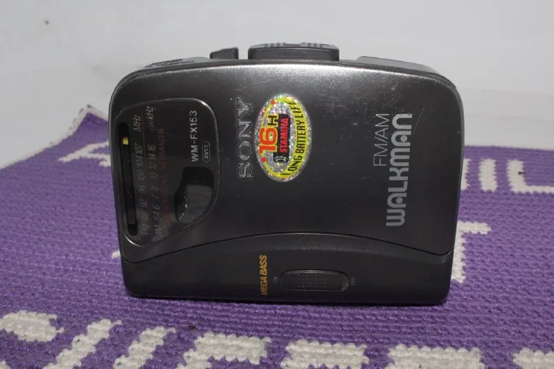 Sony Walkman FX-153, Sony Walkman EX-37, Grundig Beat Boy 180 1