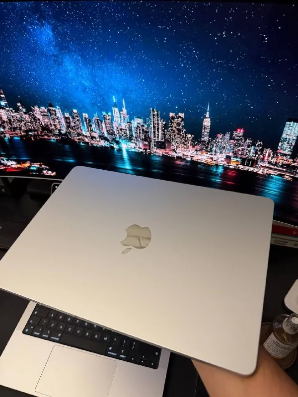 MacBook Air M2 16/256GB 1