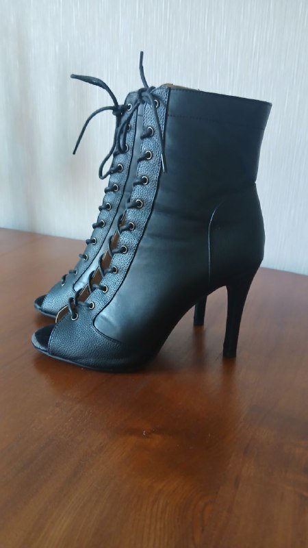 Женские черные ботильоны размер 39