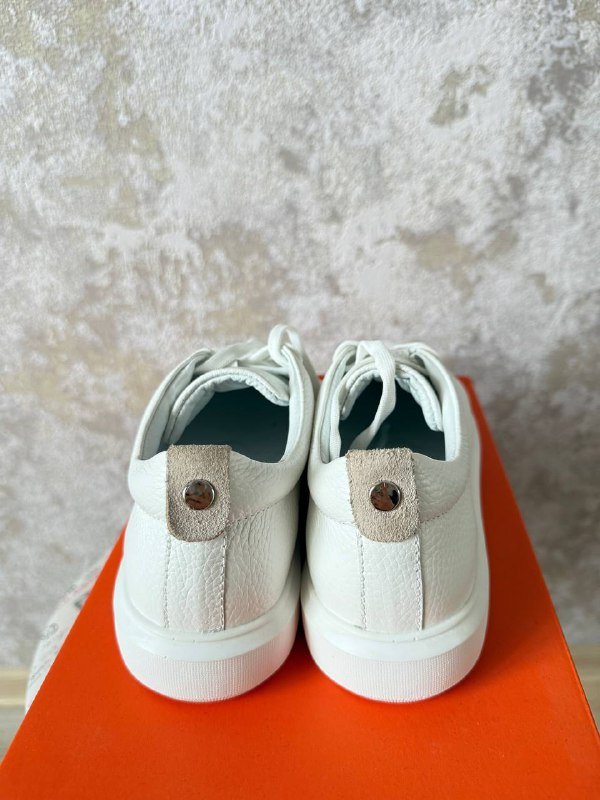 Кожаные базовые кеды Fidelitti размер 37 4