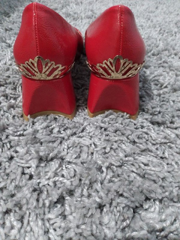 Красные женские туфли 37 размер 3