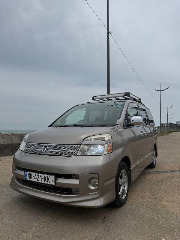 Toyota Voxy 2006