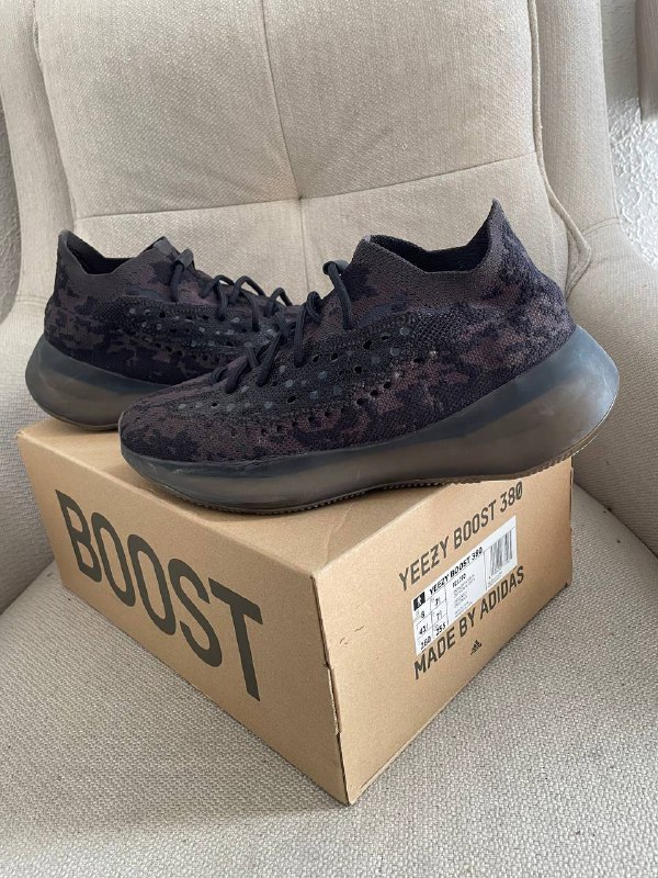 Кроссовки Adidas Yeezy Boost 380 Onyx, размер 41