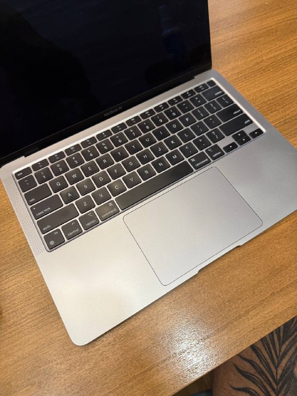 MacBook Air M1 8/256GB 3