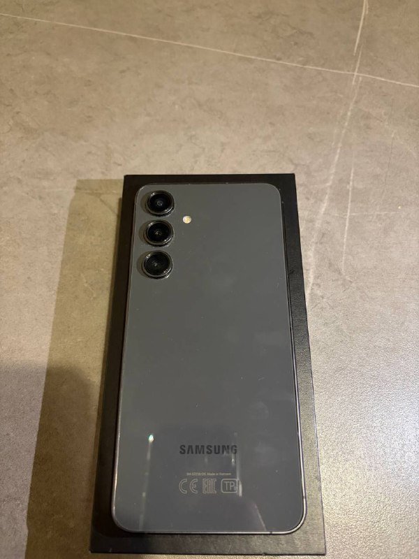 Телефон Samsung s24 fe 128гб 2