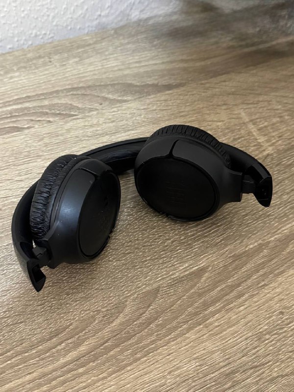 Монитор Philips Full HD, JBL Tune520BT 7