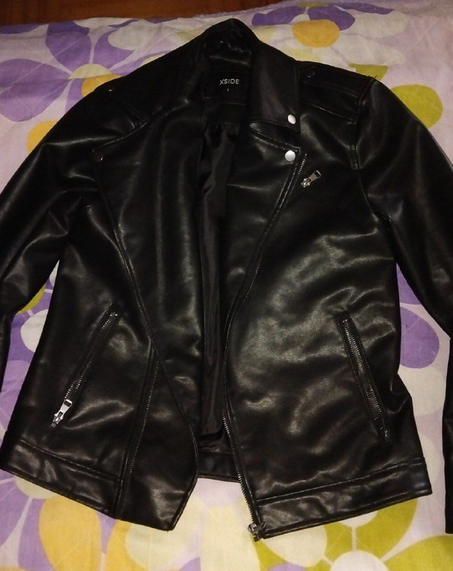 Мужская кожаная куртка размер S