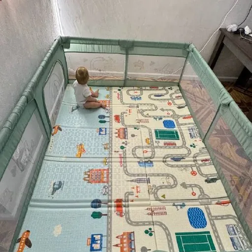 Игровой манеж с толстым ковриком