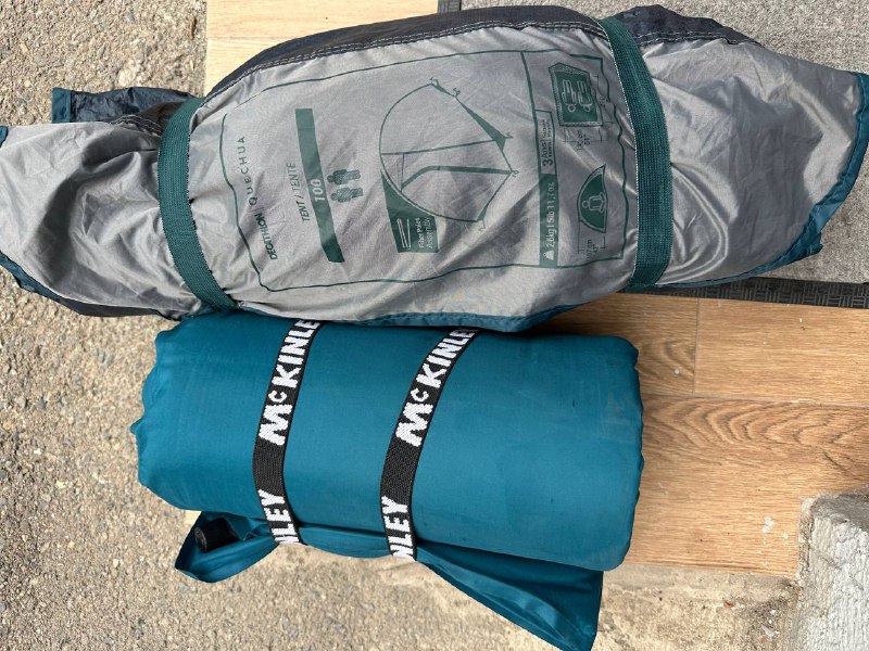 Палатка Decathlon, самонадувающийся коврик McKinley