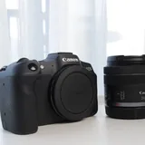 Canon R8 камера с объективом 24-50 мм 3
