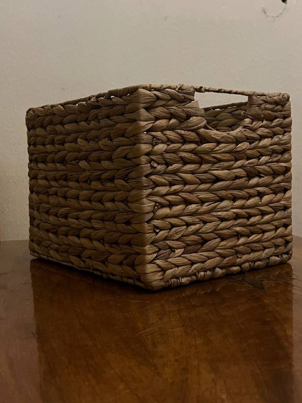 Женские макасины, салатница, лампа, холсты, деревянная миска, подставка, шкаф, ящик, стаканы, конфетница 7