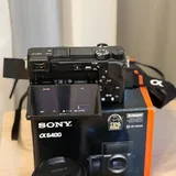 Sony A6400 с двумя объективами 3