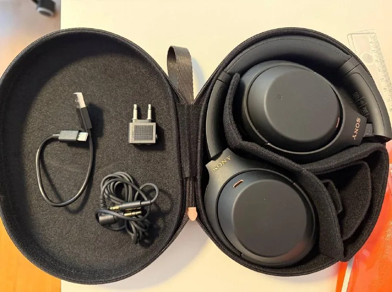 Sony WH-1000XM4 headphones