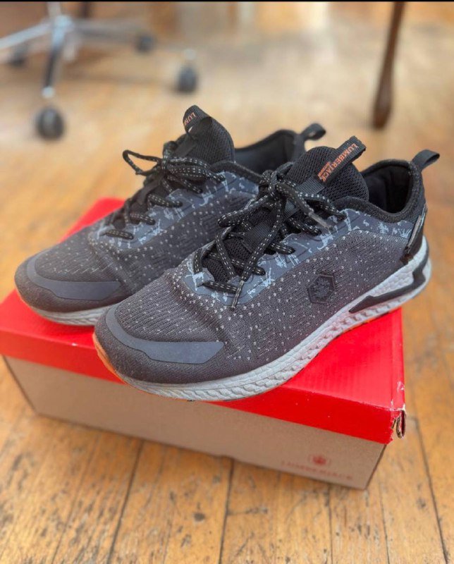 Кроссовки размер 41 water resistant