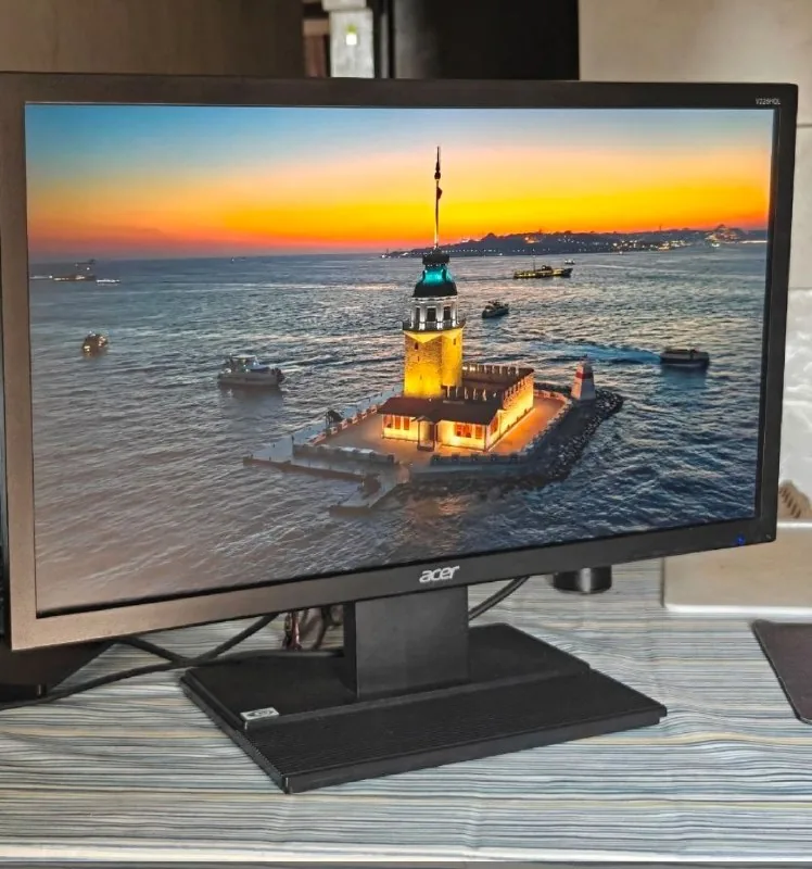 Монитор Acer V226HQL 1
