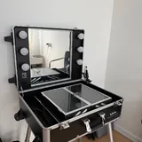 Профессиональный кейс для макияжа 1