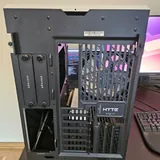Hyte Y60 корпус системника 8
