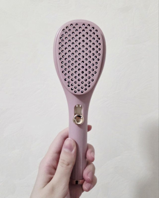 Вешалки металлические, расчёска, крем Topicrem, зеркало, духи Antonio Maretti 2